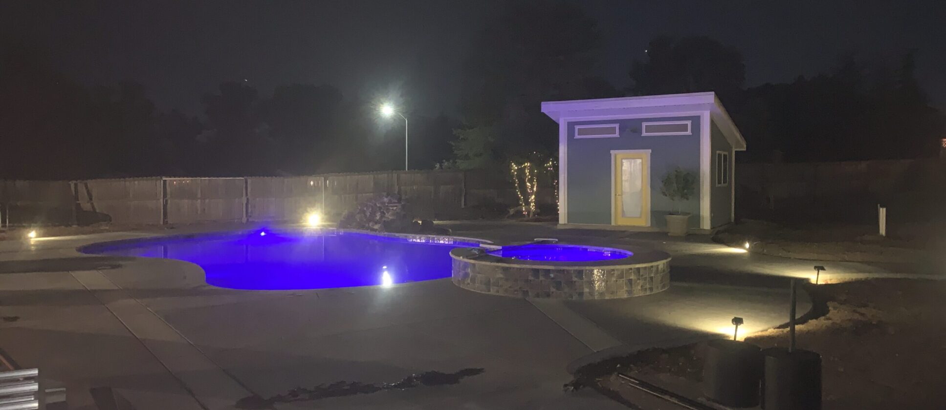 Blue Pool and Spa (1)